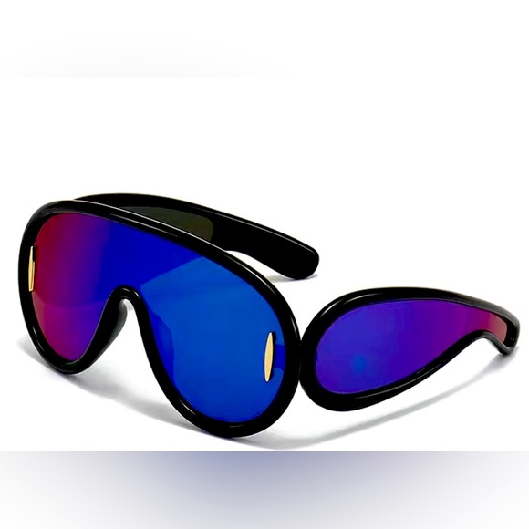 Accessories - - Oversized bad and boujie I stay in luxury sunnies in shades of blue